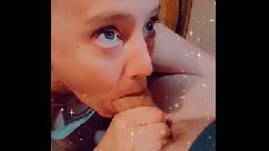 Ela gosta de ser fodida na garganta