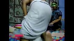 Velamma bhabhi se curvar levando seu amante pau grande chupando n fodendo alto m