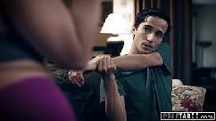 Puro tabu enteado ciumento seduz a madrasta para irritar o padrasto