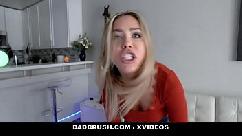 Dadcrush - enteada (alina lopez) dando ao padrasto um tlc especial