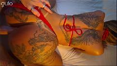 Loira rabuda coloca o biquini de ladinho e fode de quatro anal creampie