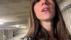 Eu segui meu fã antoine até o estacionamento público para que ele pudesse me foder selvagemente