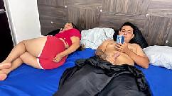 Milf peituda fode seu enteado enquanto seu marido corno está fora mexicano