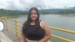 Garota abandonada pelo namorado é ajudada por um estranho terminando em sexo