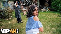 Hunt4k hunter adorou sexo ao ar livre com uma morena gostosa