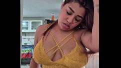 A faxineira sendo espionada e depois fodida com força pelo chefe