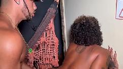 Jogadores de futebol fazem festa e comem as casadas na mansão em búzios