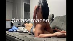 Meti o cintarralho na buceta dela até ela gozar e ter squirt