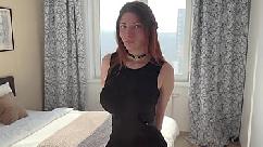 - abra as pernas rápido meia-irmã eu sou quem vai te foder hoje à noite