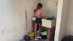 Pornografia caseira no quintal da casa da minha meia-irmÃ pequena sexo duro e gostoso atÉ gozar na buceta dela