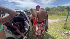 Levei minhas amigas para o meio do mato para fazer uma putaria e gozei dentro da buceta delas